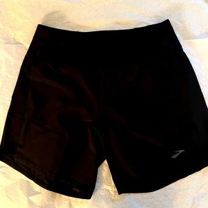 Brooks 7” Chaser Short, size M, NWOT